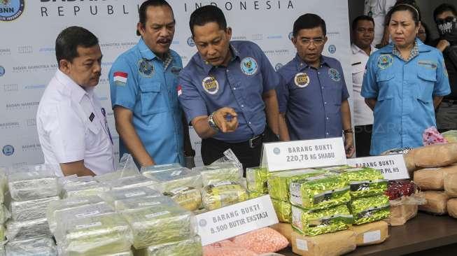 Badan Narkotika Nasional (BNN) merilis hasil pengungkapan jaringan narkotika Internasional Aceh-Malaysia di Jakarta, Kamis (9/11).