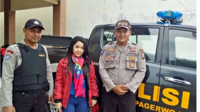 Jauh-jauh dari Banten ke Jatim, Syakila Kaget saat Temui Pacarnya yang Pasang Foto Tampan di FB