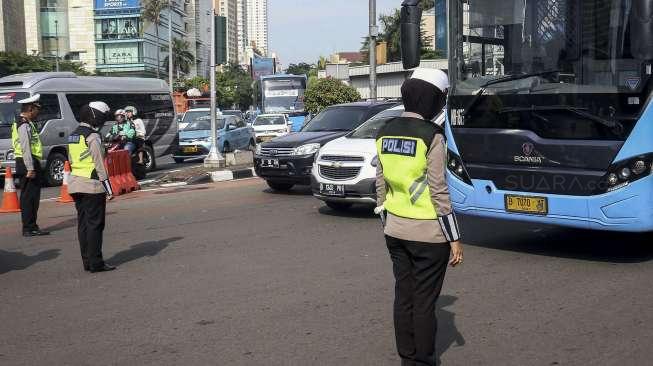 Untuk memperingati Hari Pahlawan.  