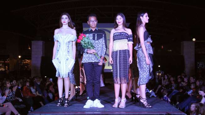 Desainer Tuna Rungu Ini Wakili Indonesia di El Paso Fashion Week