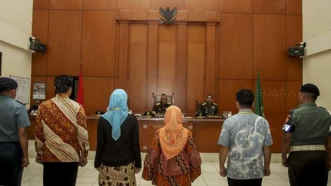 Sidang kasus suap proyek pengadaan satelit monitoring Bakamla dengan terdakwa Laksamana Pertama TNI Bambang Udoyo, dengan agenda pemeriksaan saksi di Pengadilan Militer Tinggi II, Jakarta, Selasa (14/11/2017). [Suara.com/Kurniawan Mas'ud]