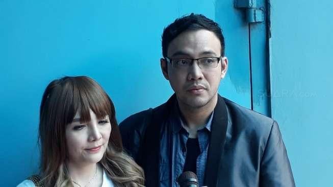 Terungkap, Identitas Lelaki yang Melabrak Sandy Tumiwa