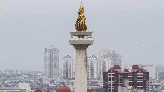 Suasana Monumen Nasional (Monas) di kawasan Medan Merdeka, Jakarta, Kamis (16/11).