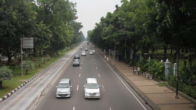 Terkait pencabutan kebijakan Peraturan Gubernur (Pergub) nomor 141 tahun 2015.