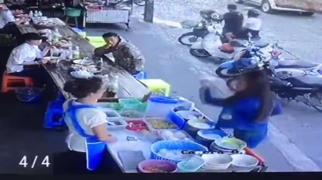 Kesal Diberi Porsi Kecil, Pelanggan Lempar Sup Panas ke Penjual