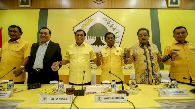 Dewan Pimpinan Pusat Partai Golkar menggelar rapat Pleno yang dilaksanakan di kantor DPP Golkar, Jakarta, Selasa (21/11).