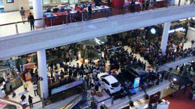 Ribuan Pegunjung Sun Plaza Dihebohkan Kehadiran Presiden RI Jokowi