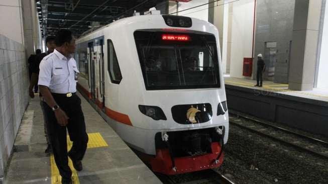 Stasiun Sudirman Baru, Jakarta, Selasa (28/11).