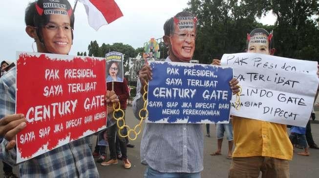 Sejumlah masa menggelar aksi di depan Istana, Jakarta, Selasa (28/11).