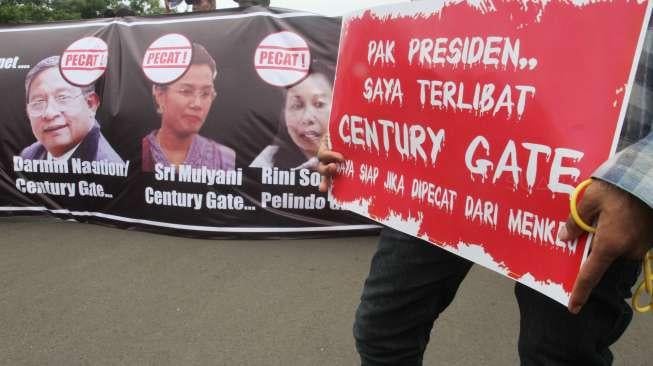 Sejumlah masa menggelar aksi di depan Istana, Jakarta, Selasa (28/11).