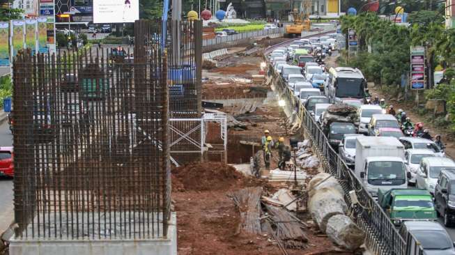 Karena adanya perubahan pada teknologi sinyal kereta menjadi moving block.