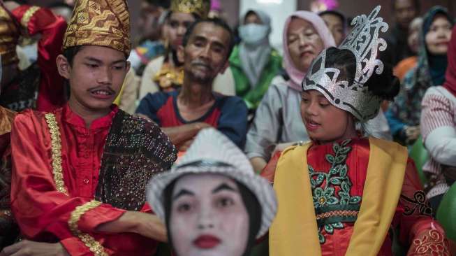 Sejumlah anak berkebutuhan khusus mengikuti Festival Seni Anak Berkebutuhan Khusus, di Museum Sribaduga, Bandung, Jawa Barat, Rabu (29/11). 