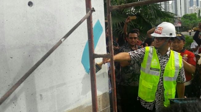 Libatkan Anak Sekolah, Anies Ingin JLNT di Jakarta Dipenuhi Mural