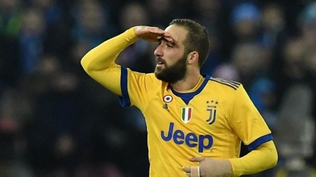 Tundukkan Napoli, Higuain Bantu Juventus Geser Inter Milan