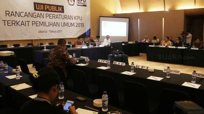 Uji publik peraturan KPU (PKPU) penyusunan daftar pemilih Pemilu 2019, di Jakarta, Selasa (5/12).