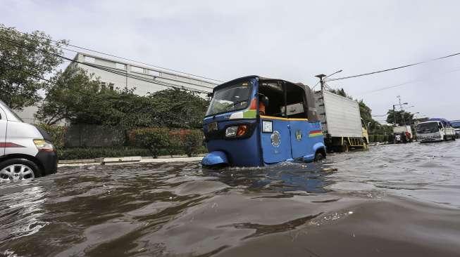 BPBD Ingatkan Warga Pesisir Utara Jakarta Waspada Banjir Rob