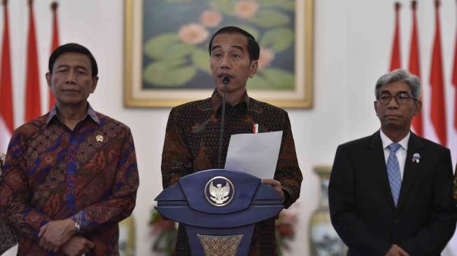 Presiden Joko Widodo menyampaikan pernyataan sikap terkait pernyataan sepihak Amerika Serikat atas diakuinya Yerusalem sebagai ibu kota Israel di Istana Kepresidenan Bogor, Jawa Barat, Kamis (7/12).