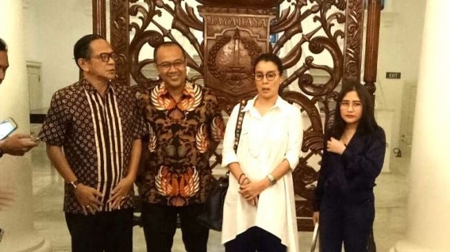 Marcella dan Prilly Temui Sandiaga Bahas Bioskop Rakyat di Pasar