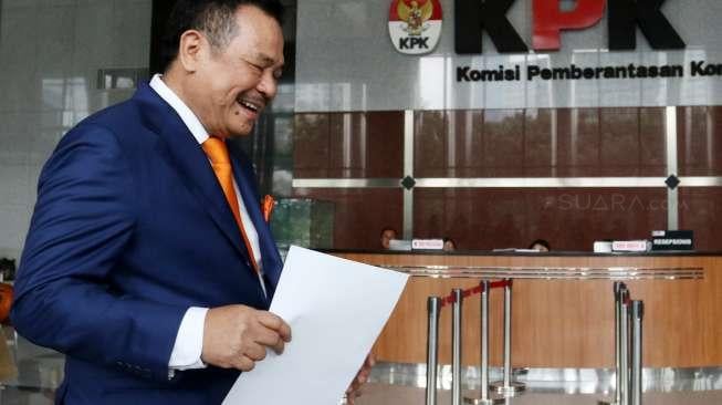 Karena tidak terjalin kesepakatan antara dia dengan kliennya.