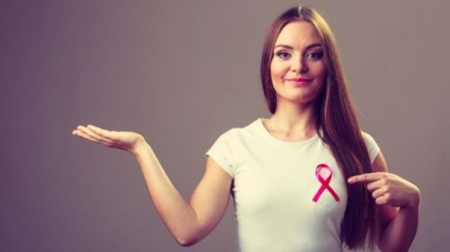 Perempuan kampanye melawan kanker payudara. [shutterstock]