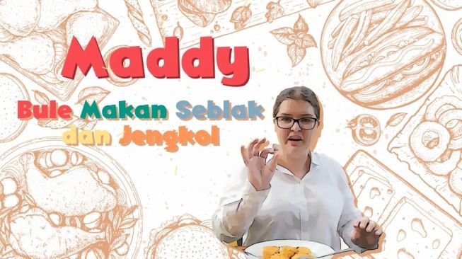 Kocak! Begini Reaksi Bule Makan Jengkol dan Seblak