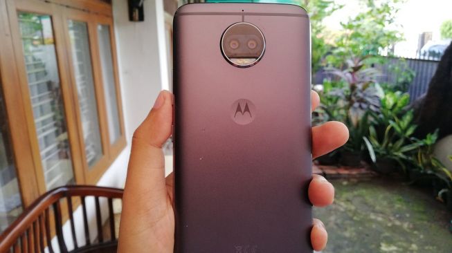 Moto G5S Plus. [Suara.com/Aditya Gema Pratomo] 