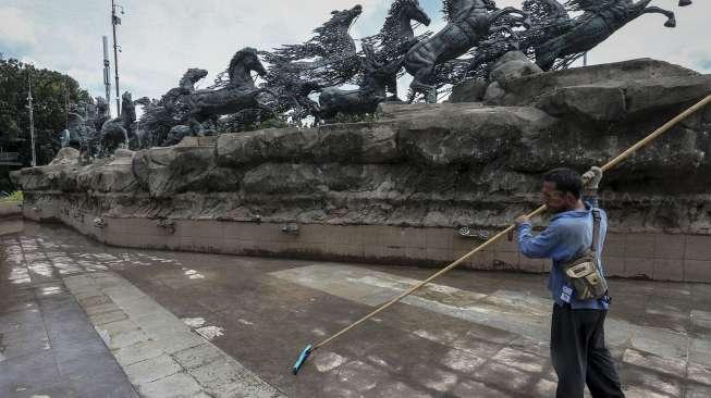 Kolam Patung Kuda Arjuna Wiwaha, Jakarta, Selasa (12/12).