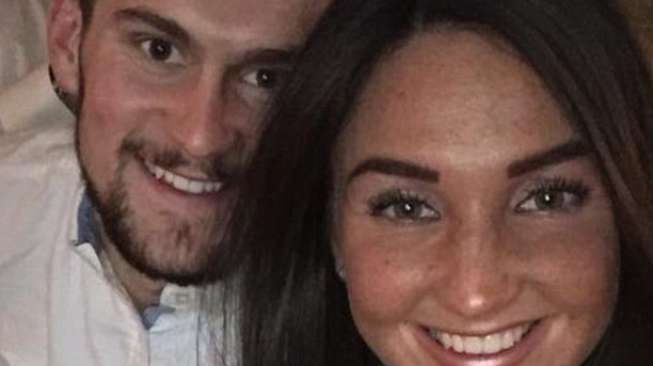 Susah BAB, Pacar Eks Kiper Manchester City Bunuh Diri