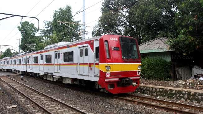 Pintu KRL Jurusan Bogor Sempat Keluarkan Asap