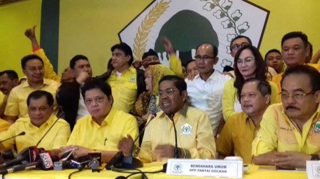 Jadi Ketua Umum, Golkar Harap Airlangga Tak Mundur dari Kabinet