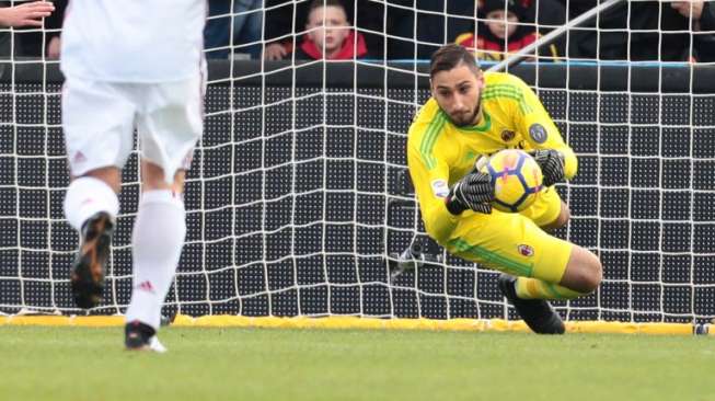 Penjaga gawang AC Milan Gianluigi Donnarumma [AFP]