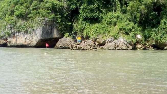 Kedalaman Capai 6 Meter, Sungai Baron Dipasangi Penanda Titik Bahaya