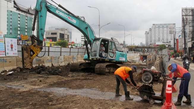 Ditargetkan rampung pada 17 Desember 2017 akan mundur hingga pertengahan 2018.