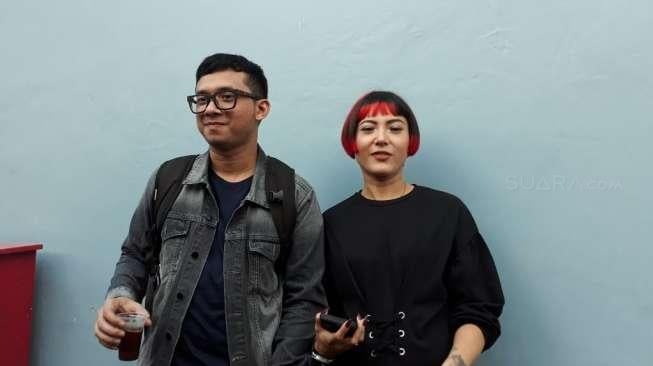 Ternyata Ini Alasan Poppy Sovia Foto Prewed di Halte Transjakarta