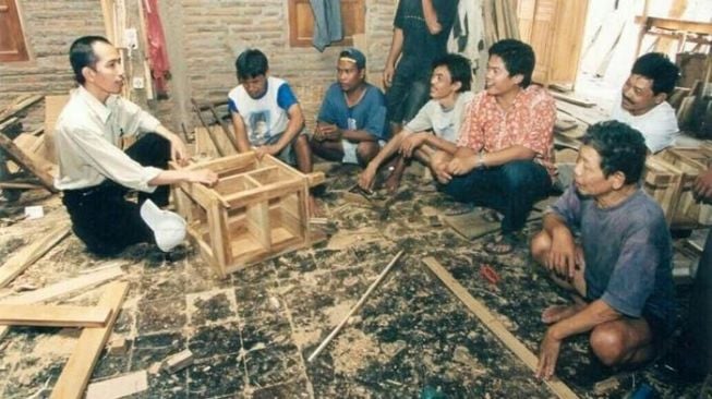 Ini Foto Jokowi Semasa Jadi Pengusaha Mebel di Solo