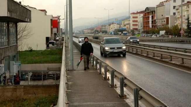 Protes Trump, Lelaki Turki Jalan Kaki dari Istanbul ke Yerusalem