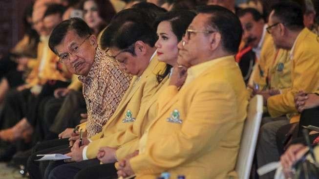 Wakil Presiden Jusuf Kalla menghadiri penutupan Musyawarah Nasional Luar Biasa ( Munaslub) Partai Golkar di JCC, Senayan, Jakarta, Rabu (20/12).