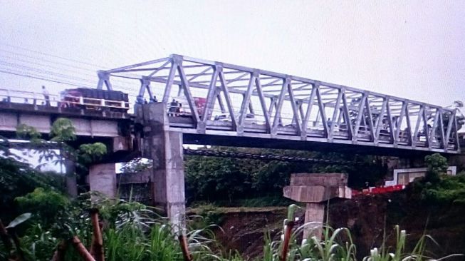 Jembatan Cipamingkis di Jalan Provinsi Cileungsi-Cibeet [dok. pemprov jabar]