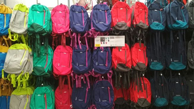 Toko perlengkapan olahraga terbesar di Indonesia, Tangerang, Decathlon Indonesia. [Suara.com/Firsta Nodia]