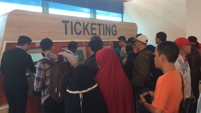 PT Railink mengoperasikan Kereta Api Bandara Soekarno-Hatta untuk umum. (suara.com/Erick Tanjung)