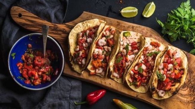 Taco, salah satu camilan populer. (Shutterstock)