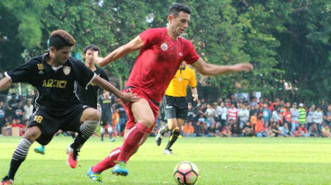 Bantai Klub Amatir Delapan Gol Tanpa Balas, Teco Tak Puas