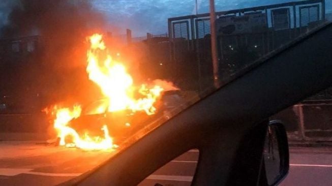 Mobil Pikap Terbakar di Jembatan Subang, Empat Penumpang Tewas