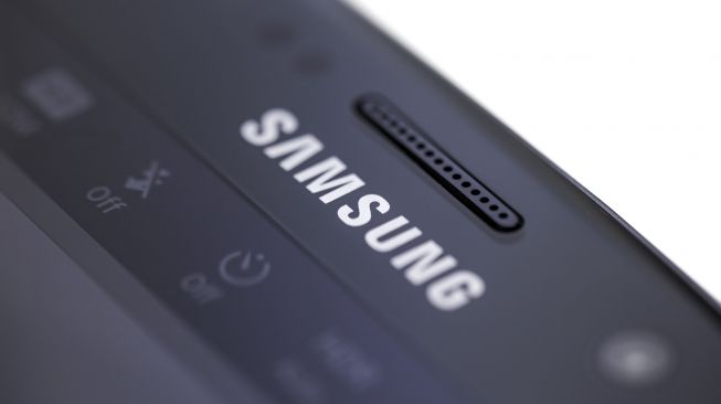 Logo Samsung di smartphone. [Shutterstock]