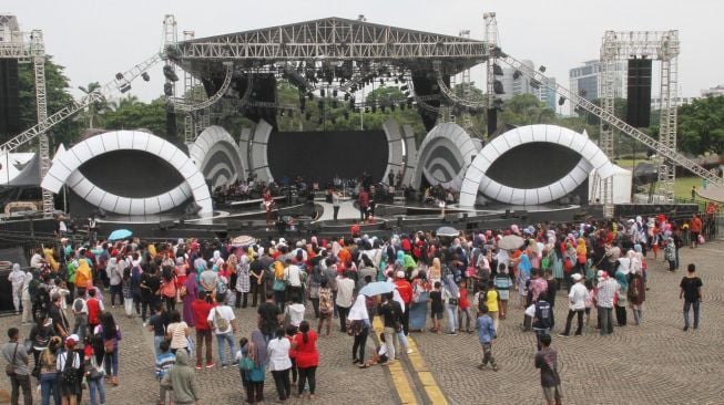 Pemprov DKI Jakarta menjadikan Monas sebagai pusat malam Tahun Baru.