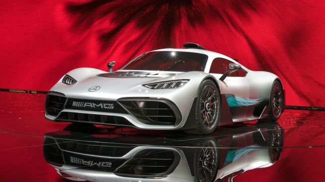 The Best 5 Oto: Mercedes-Benz Siapkan Mobil Listrik Performa AMG, BMW Pangkas Fitur Terkendala Chip, Tesla Tunggu Aptiv