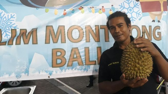 Penjual durian di ajang Big Bang Jakarta 2017. [Suara.com/Risna Halidi]