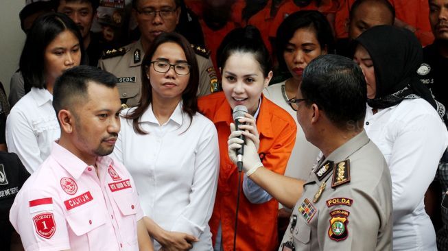 Diduga Ikut Nyabu Bareng, Polisi Ringkus Teman Pria Jennifer Dunn