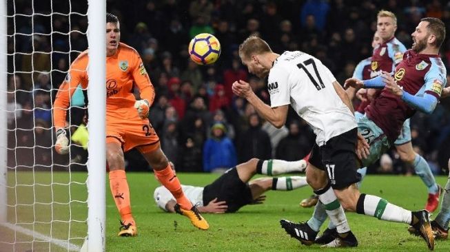 Ragnar Klavan mengunci kemenangan Liverpool di Turf Moor [AFP]