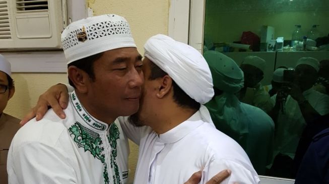 Abraham Lunggana (Lulung) bertemu Habib Rizieq Shihab [dok. Lulung]